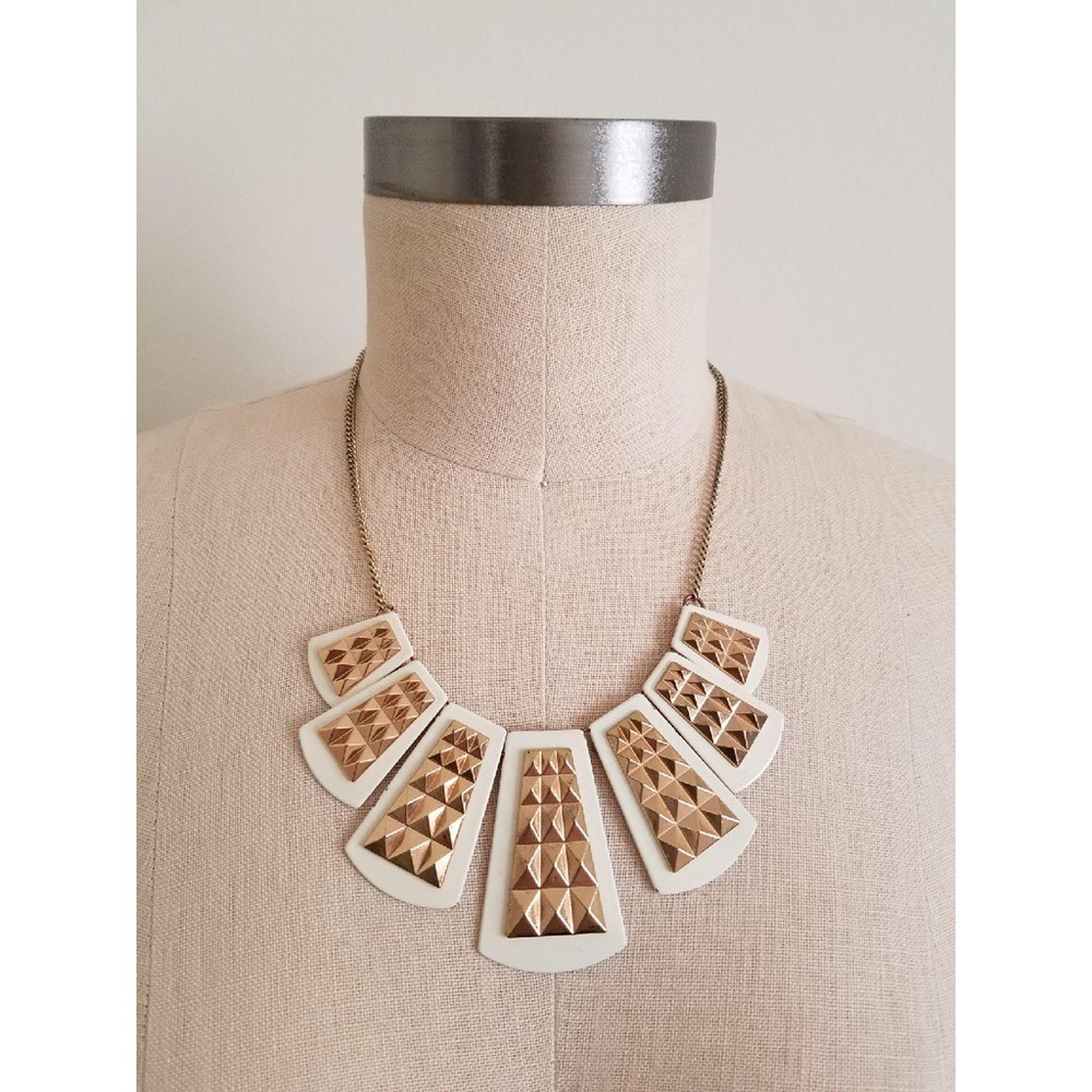 Forever 21 Cream/Gold Pyramid Studded Necklace